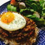 カレールーで簡単!目玉焼きキーマカレーワンプレート【献立紹介】