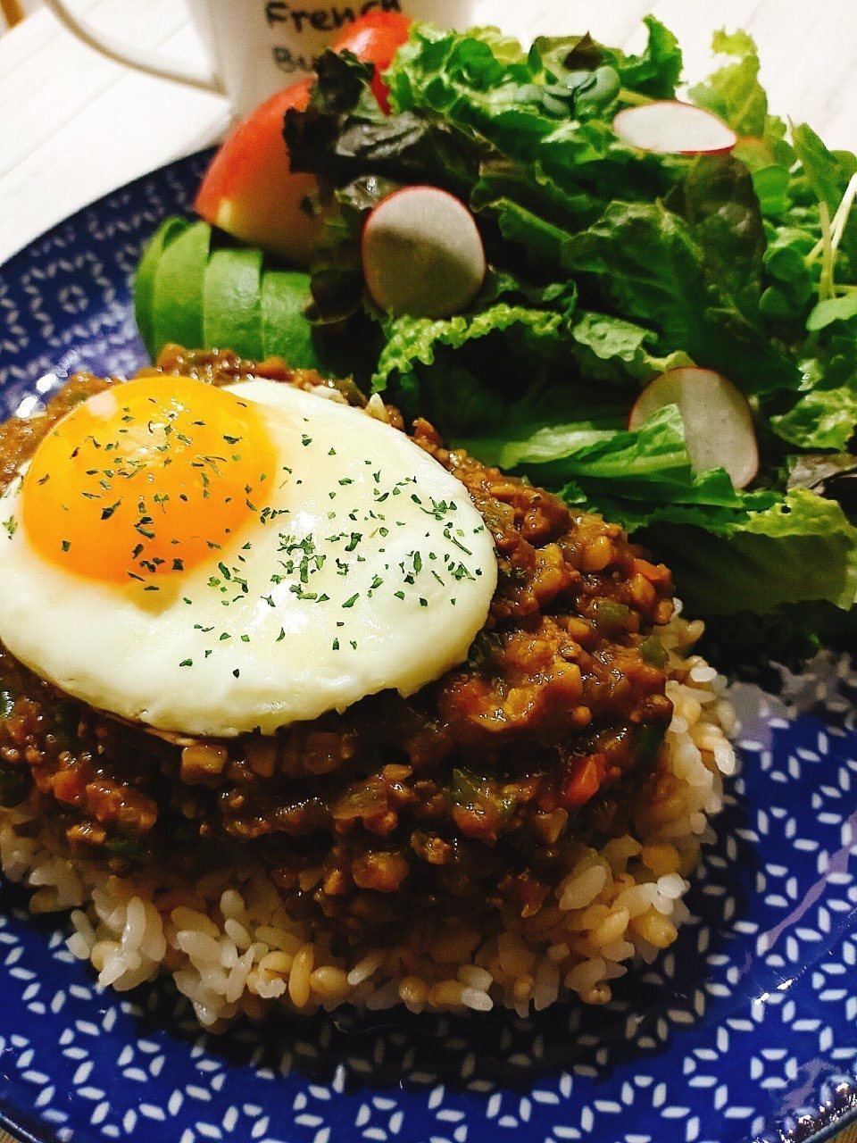 カレールーで簡単！目玉焼きキーマカレーワンプレート【献立紹介】