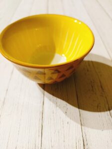 黄色い小鉢