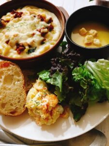 ミートソース追加で濃厚美味しい！マカロニグラタンワンプレート【献立紹介】